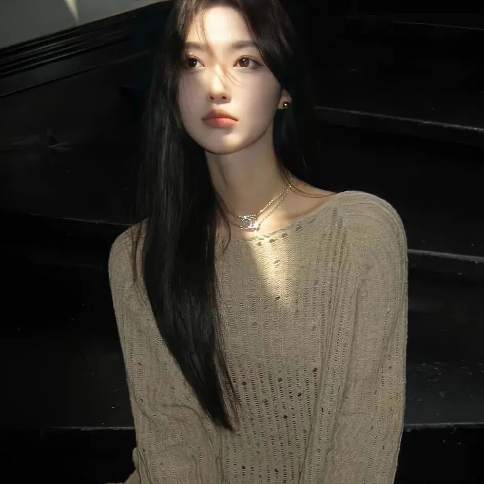 光感温柔女生头像