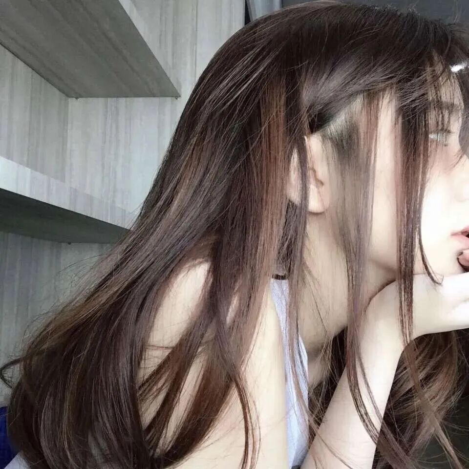 小众侧脸女生头像