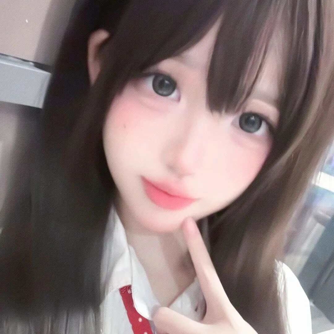 剪刀手甜妹女生头像