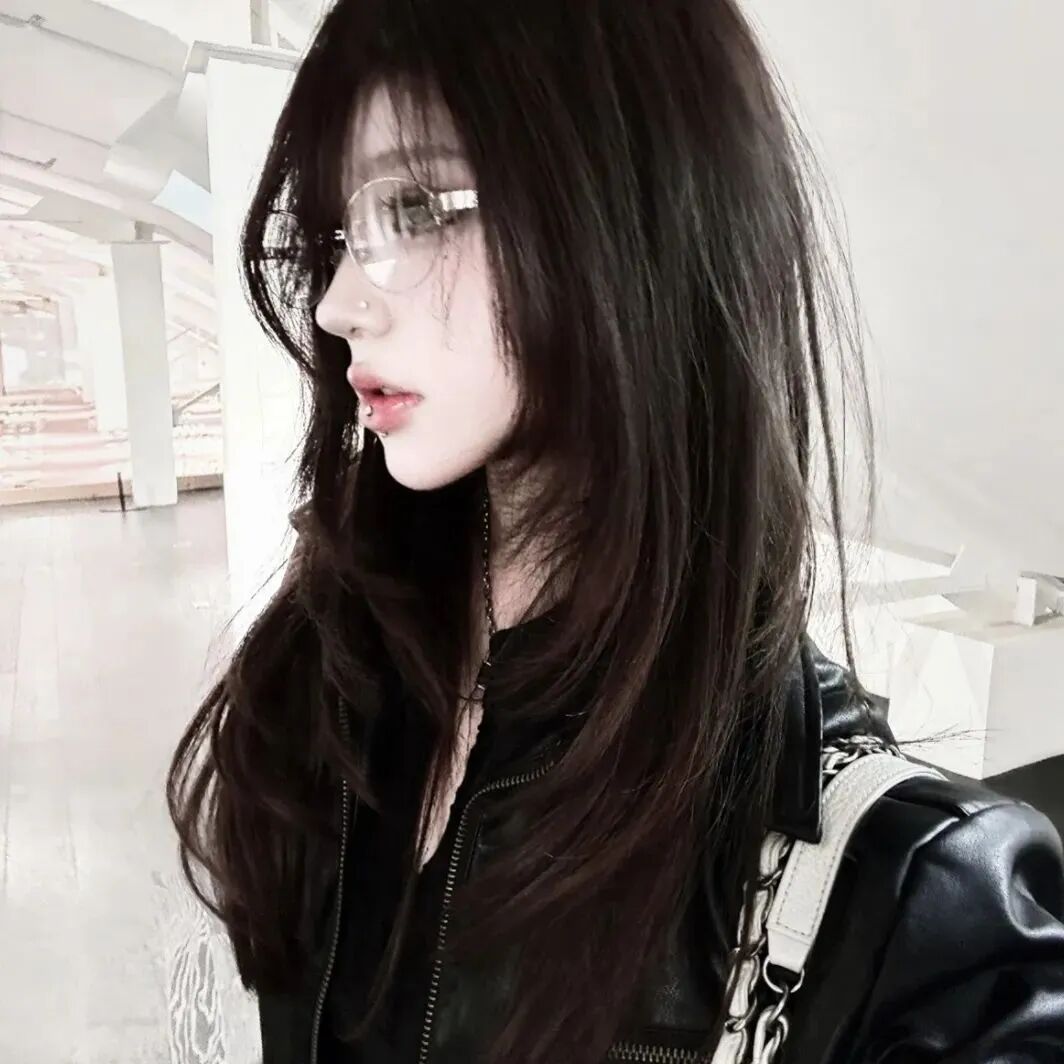 个性侧脸女生头像