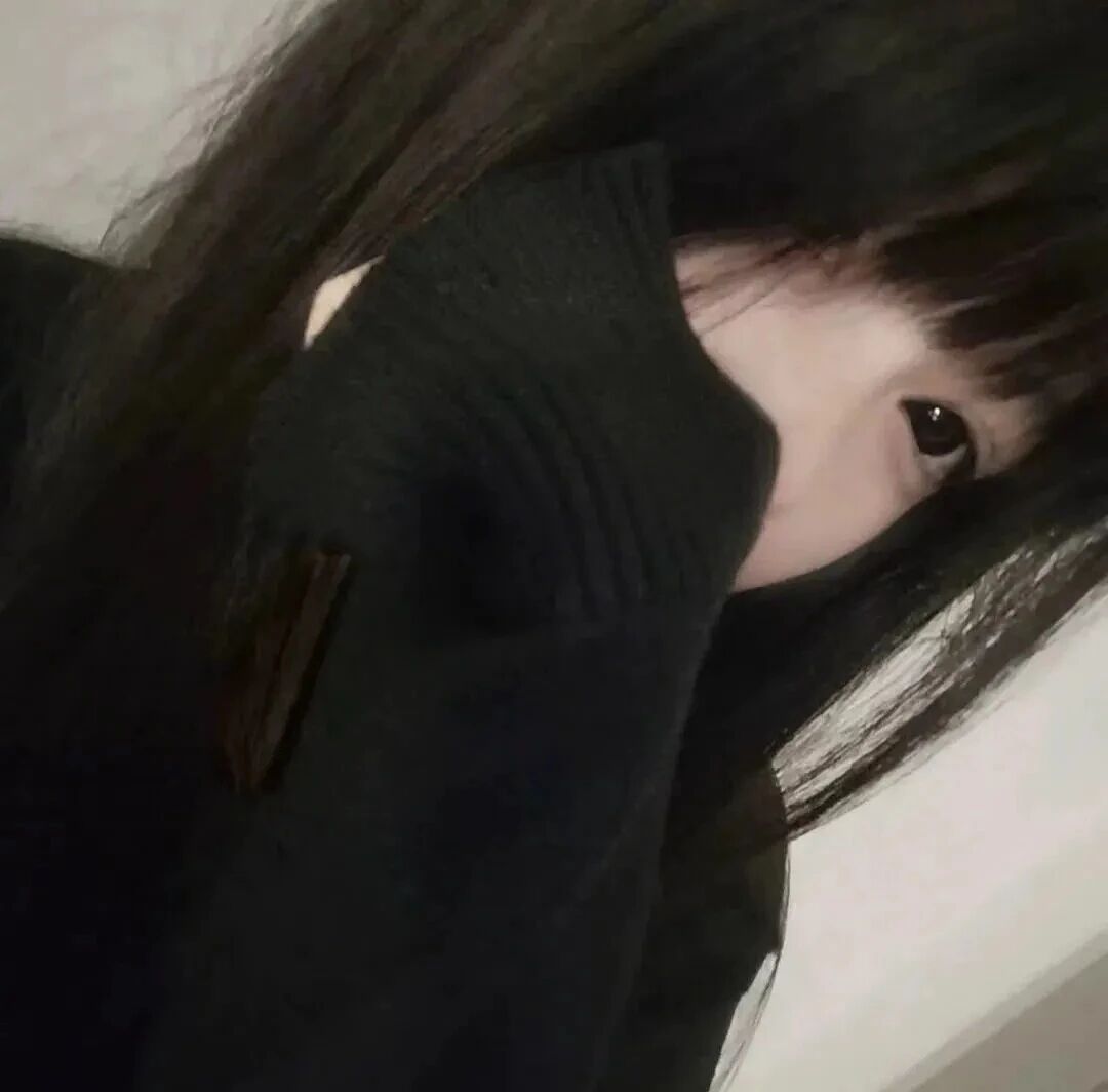 捂嘴少萝女生头像