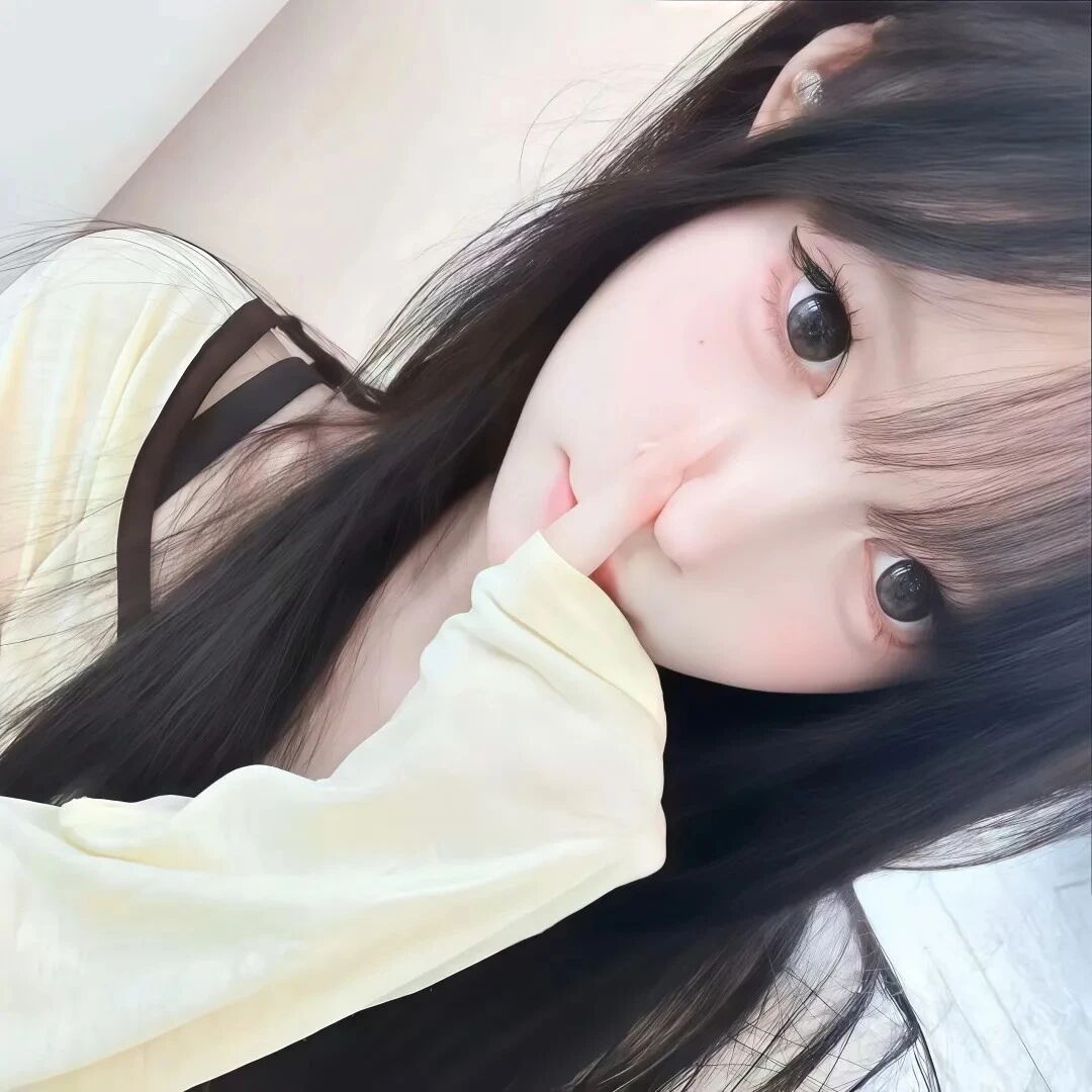 捂嘴甜妹女生头像
