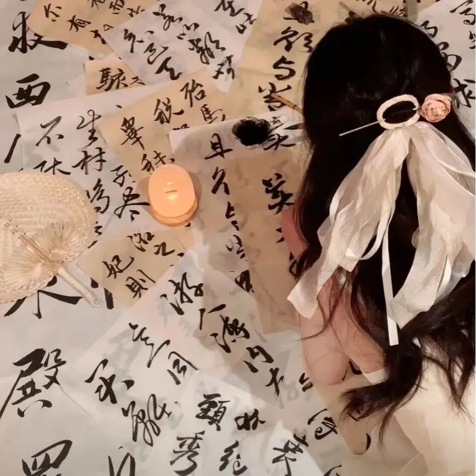 新中式温柔不露脸女生头像