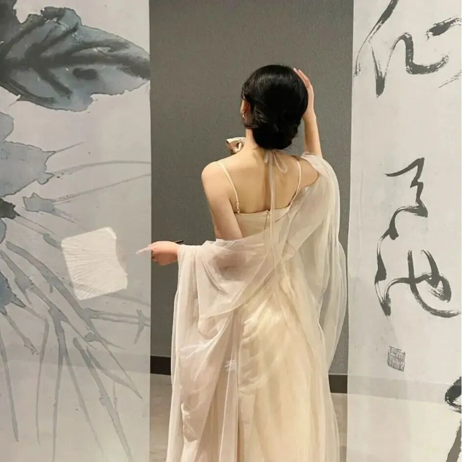 新中式温柔不露脸女生头像