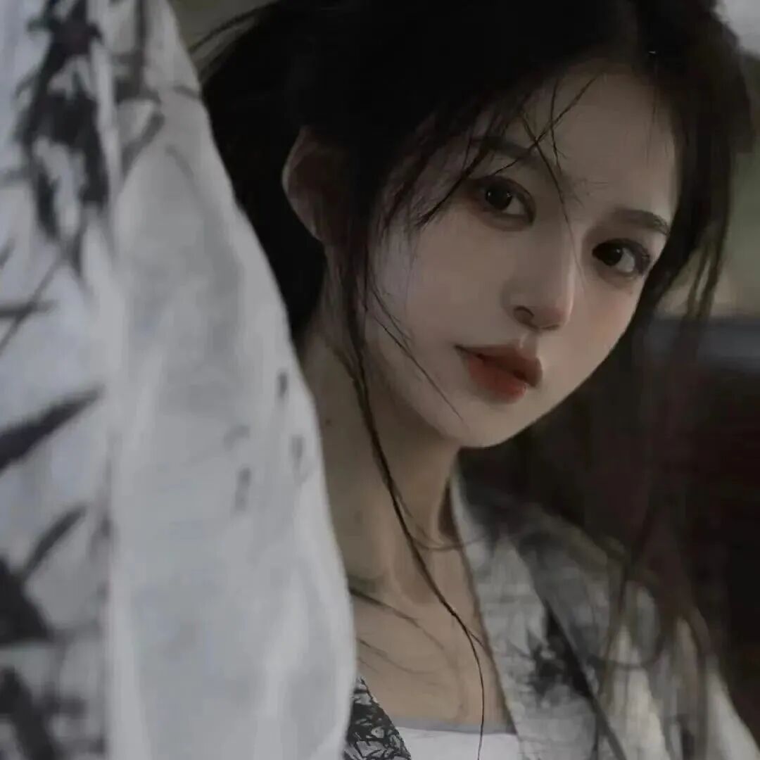 新中式温柔女生头像