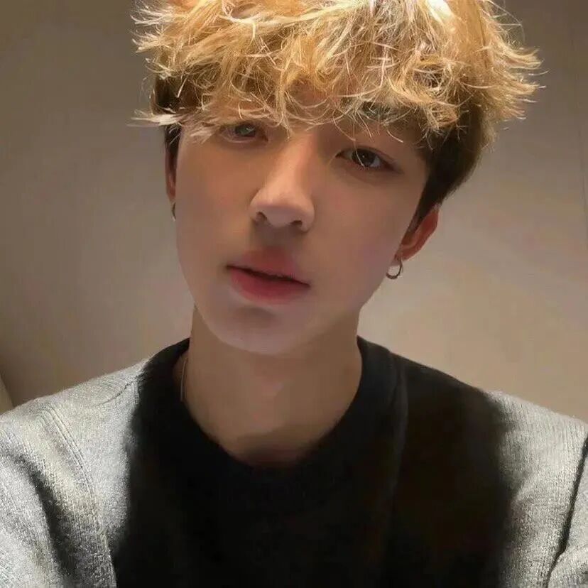 budminsixianhainuo单人真人情侣头像
