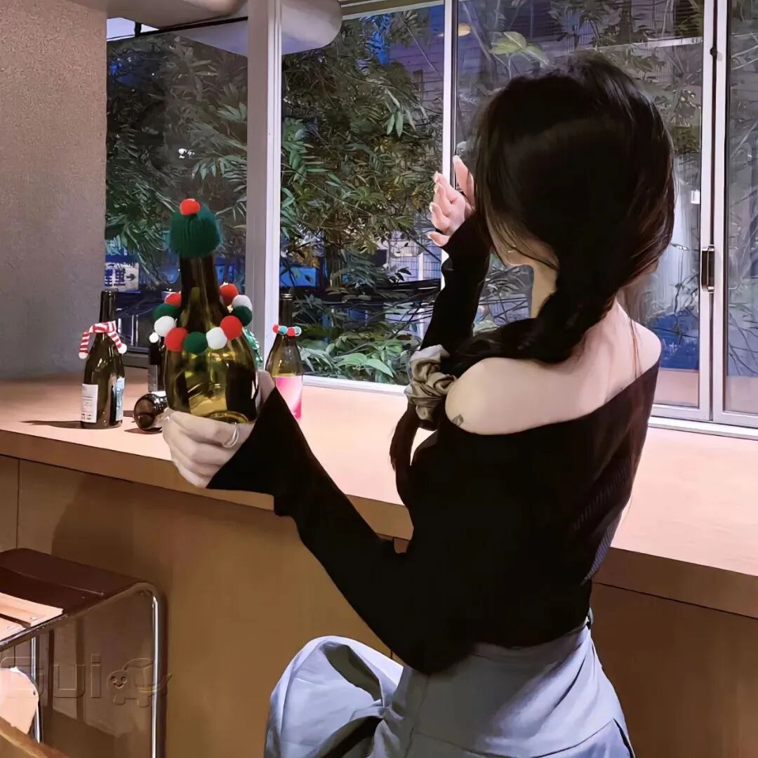 圣诞节甜妹背影不露脸女生头像