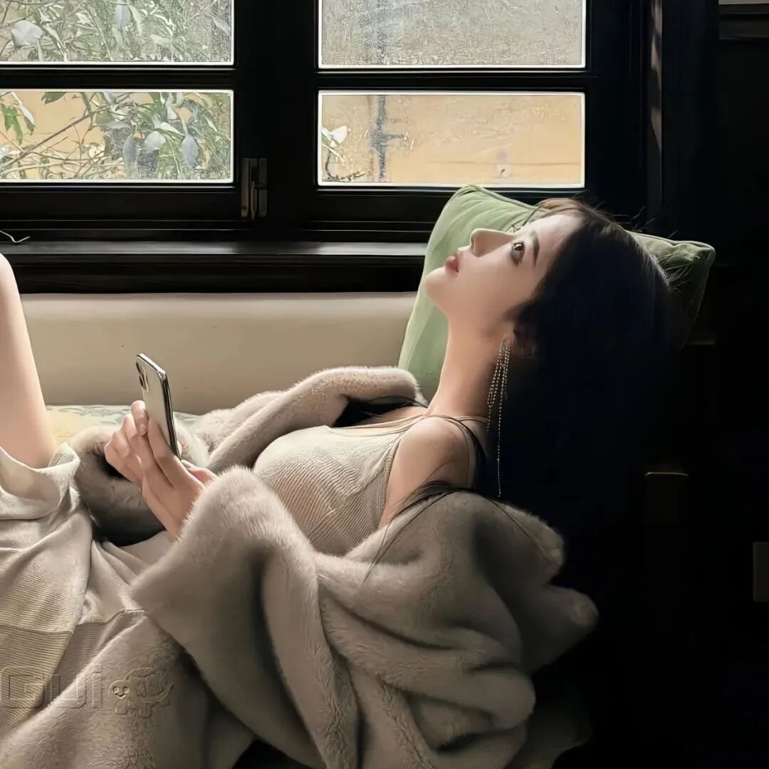 温柔侧脸女生头像