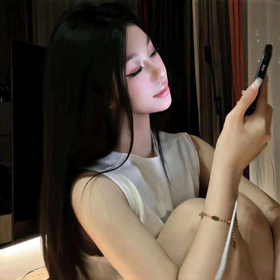 气质侧脸女生头像