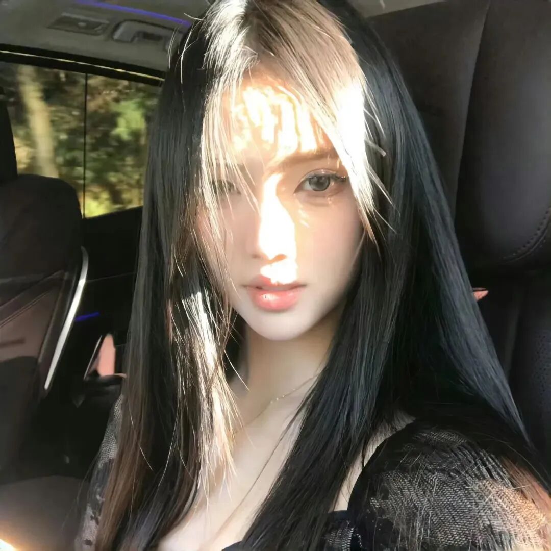 车内很飒女生头像