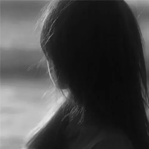 孤独感黑白不露脸女生头像