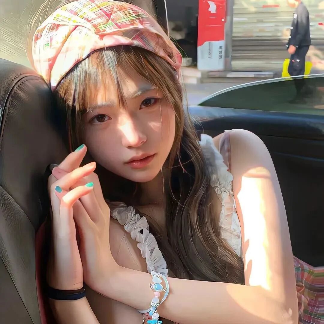 车内小众女生头像