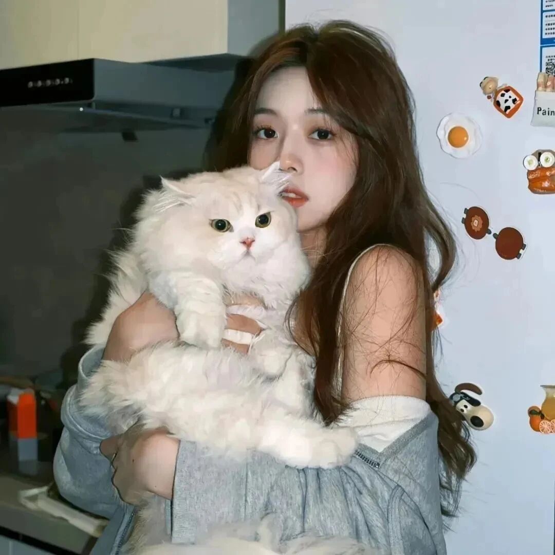 bzcatgouyuongqixi抱着猫狗单人真人情侣头像