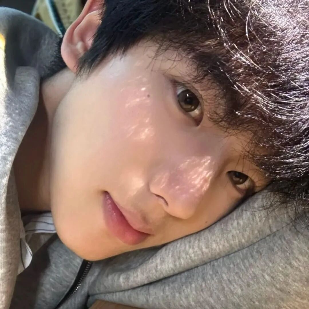 躺着小众男生头像