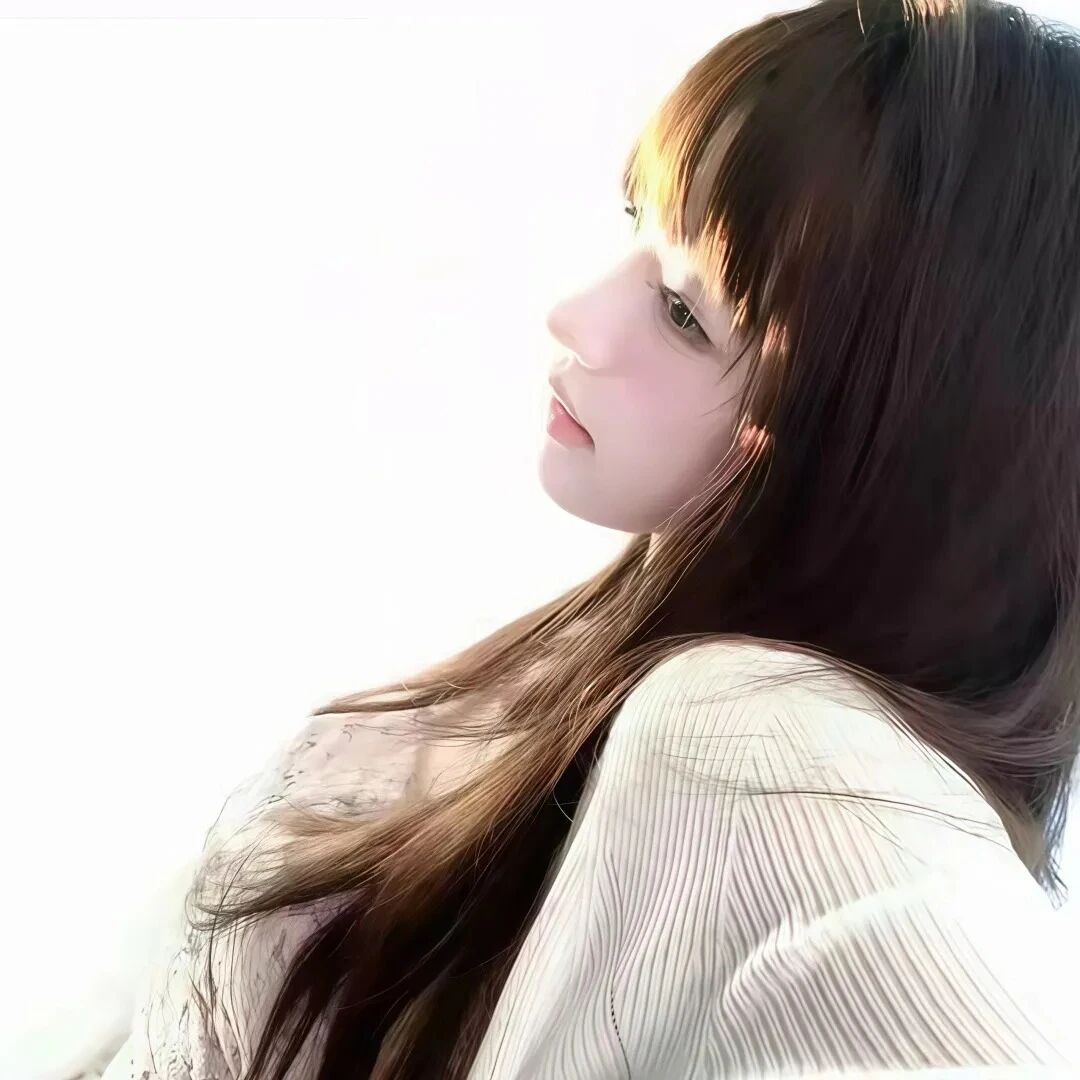 白底侧脸小众女生头像