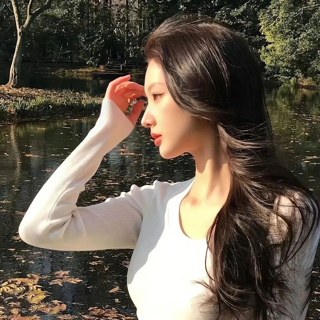 温柔侧脸女生头像