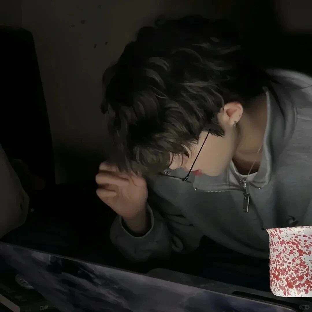 痞帅侧脸男生头像