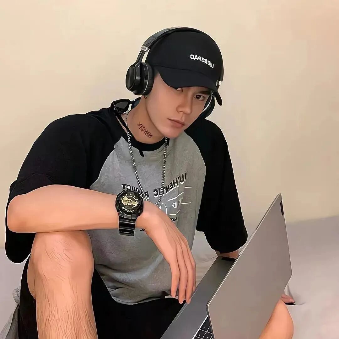 办公小众男生头像