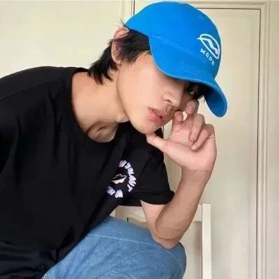 休闲帽个性男生头像