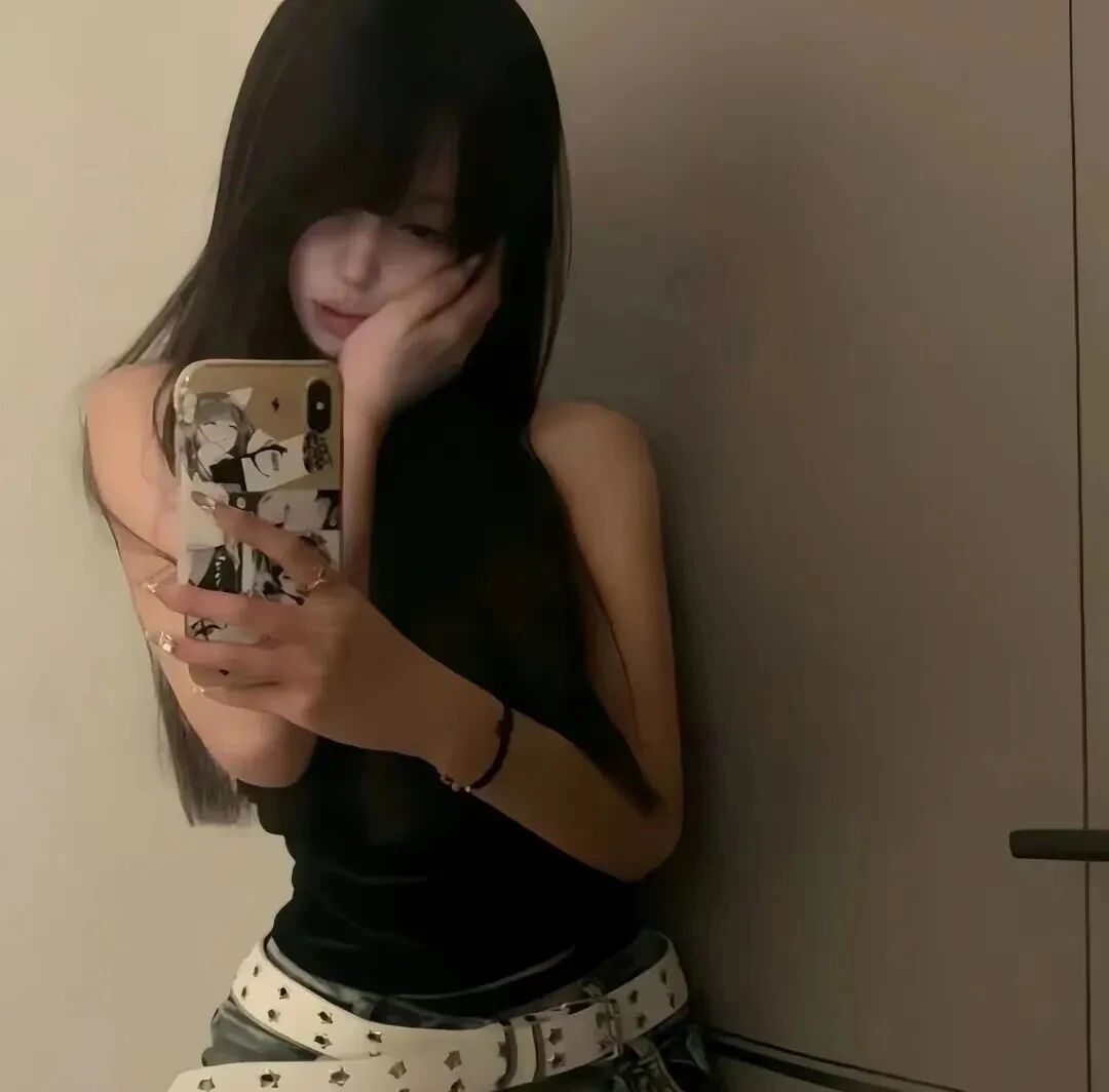 自拍手机纯欲女生头像