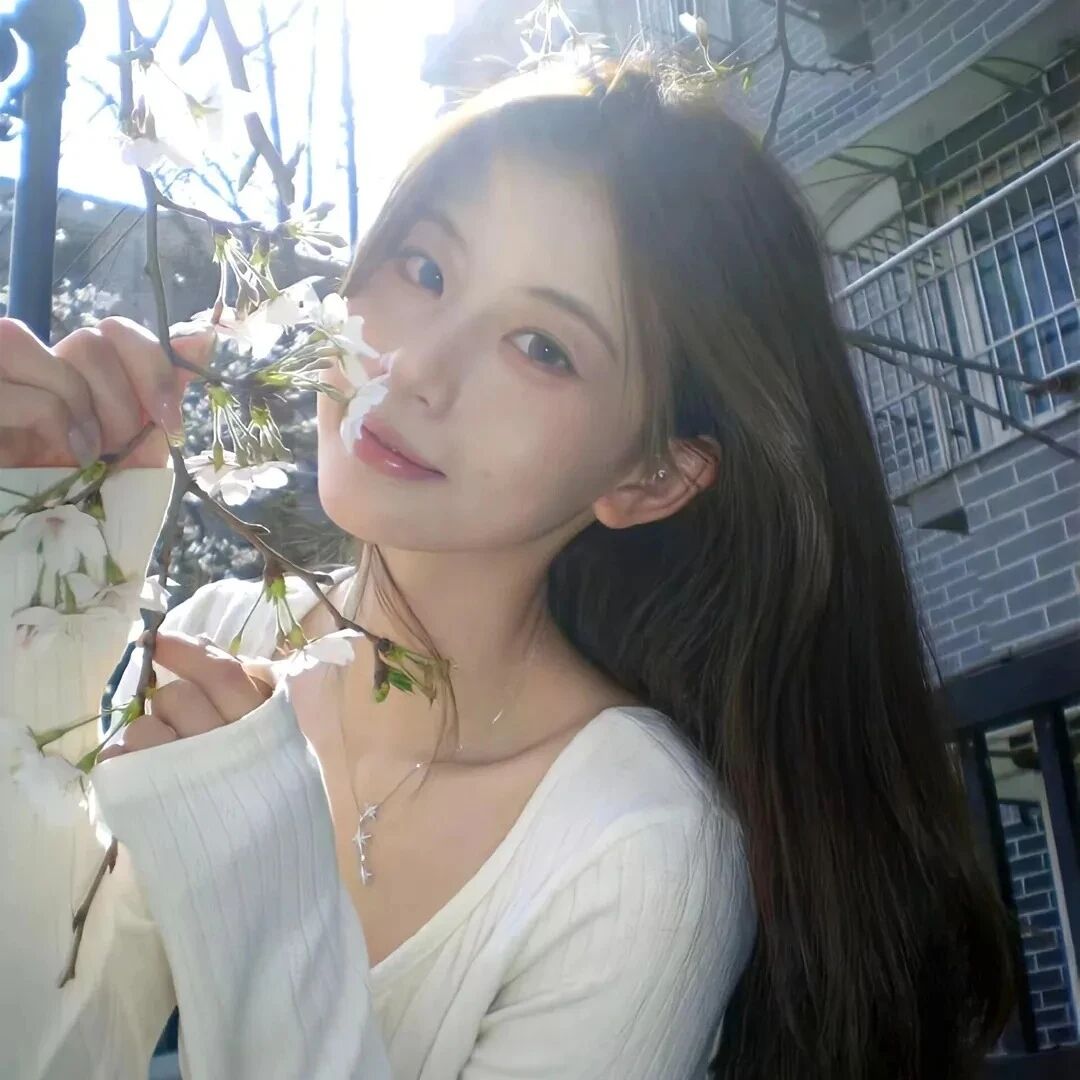 鲜花温柔女生头像