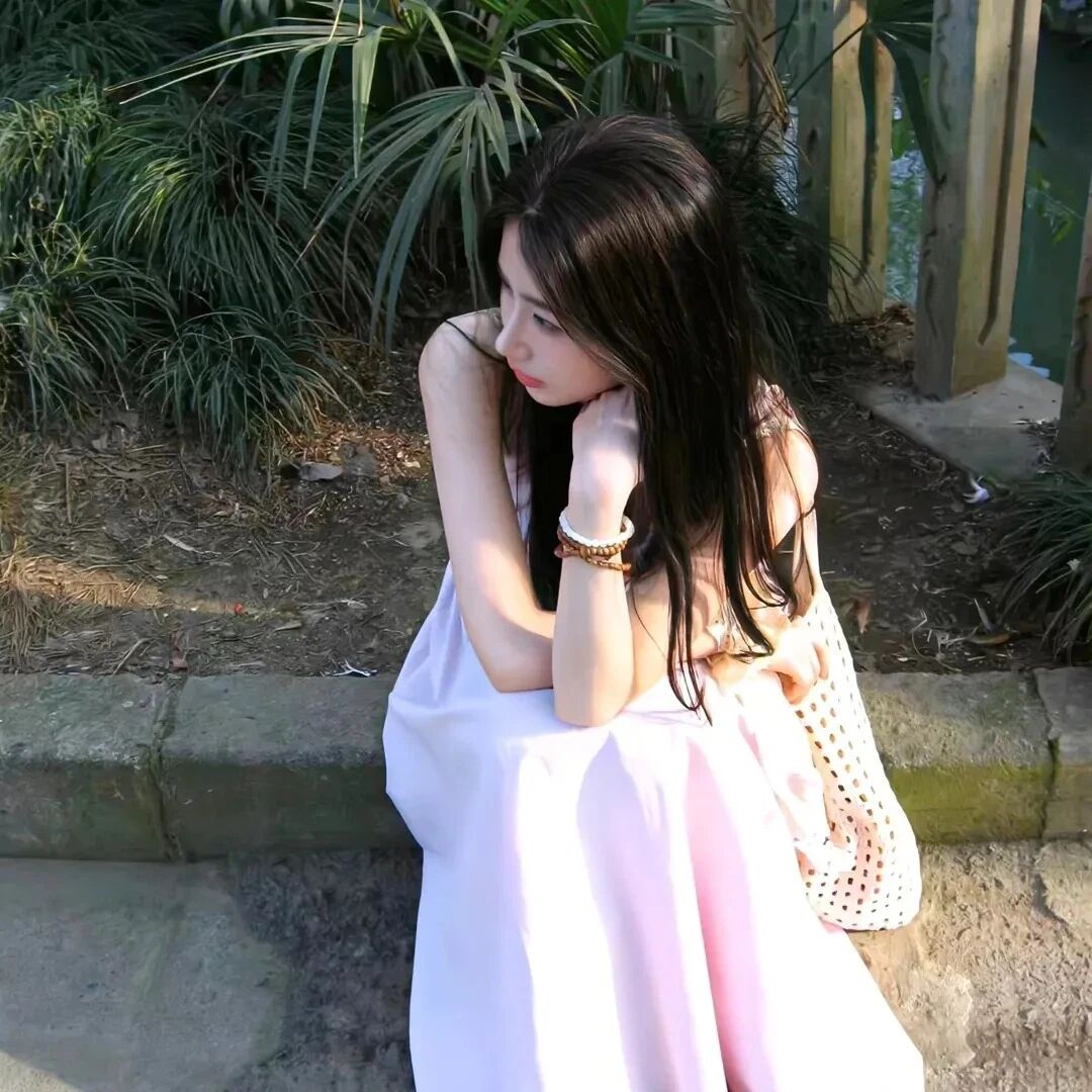 温柔侧脸女生头像