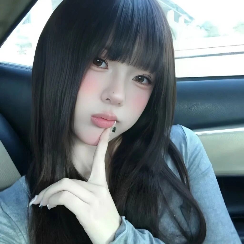 车内甜妹女生头像