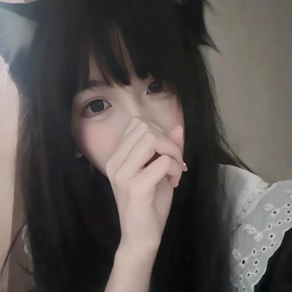 捂嘴甜妹女生头像