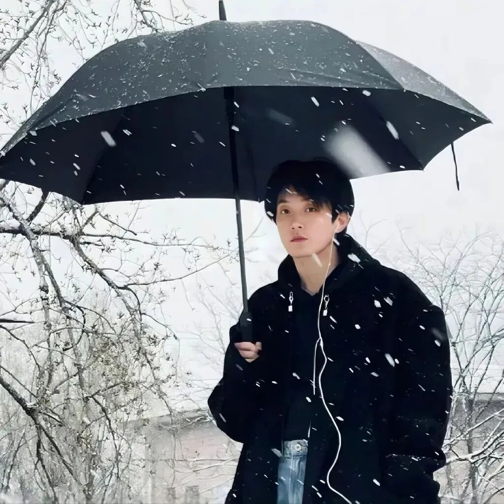 dongjicsanaiqingz冬天撑伞真人情侣头像