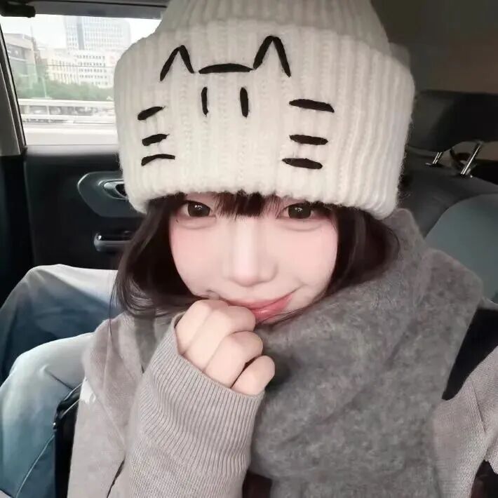 车内甜妹女生头像