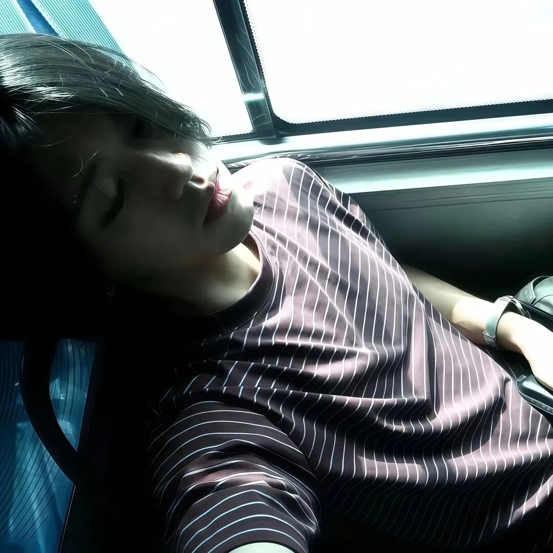 车内个性侧脸男生头像
