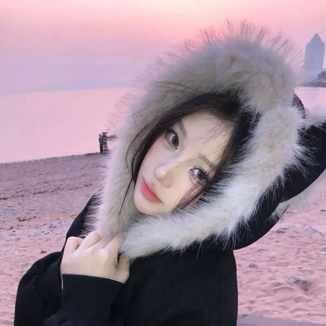 海边甜妹女生头像