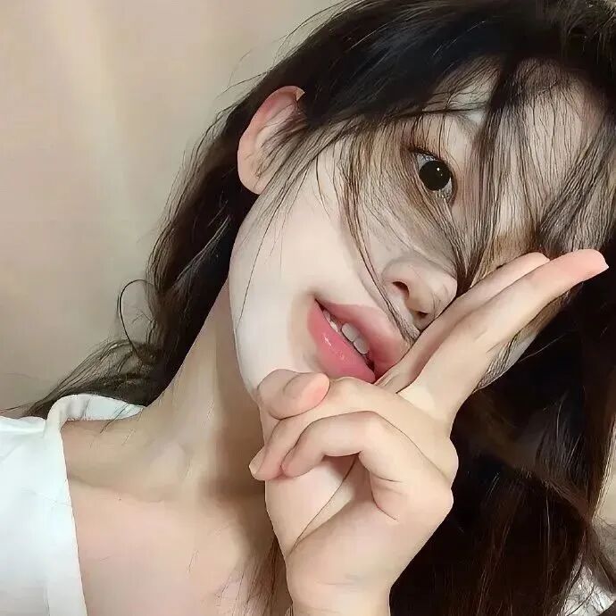手势温柔女生头像