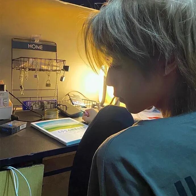 个性侧脸男生头像