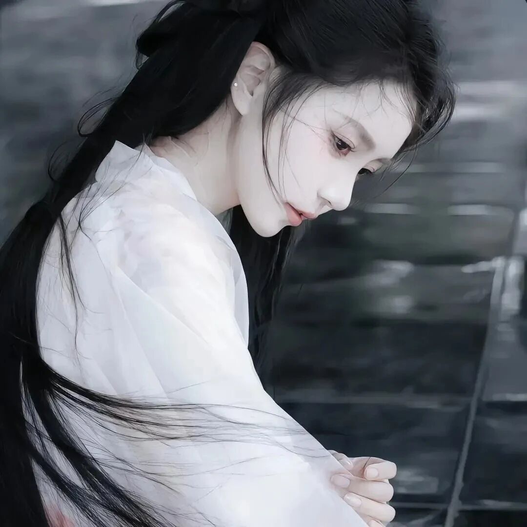 温柔侧脸女生头像