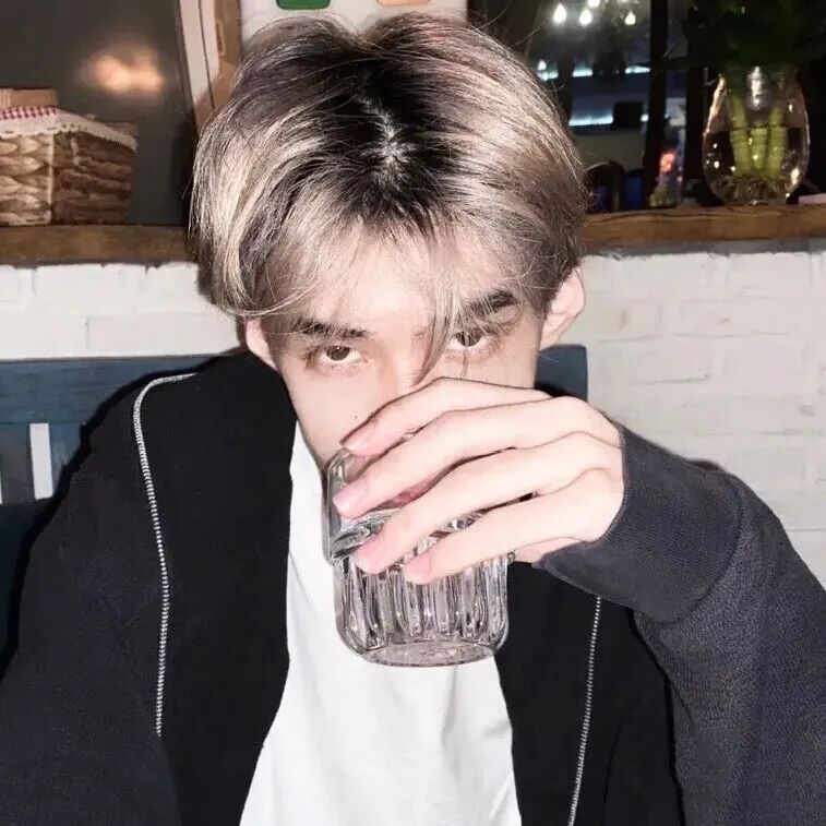 喝酒个性男生头像