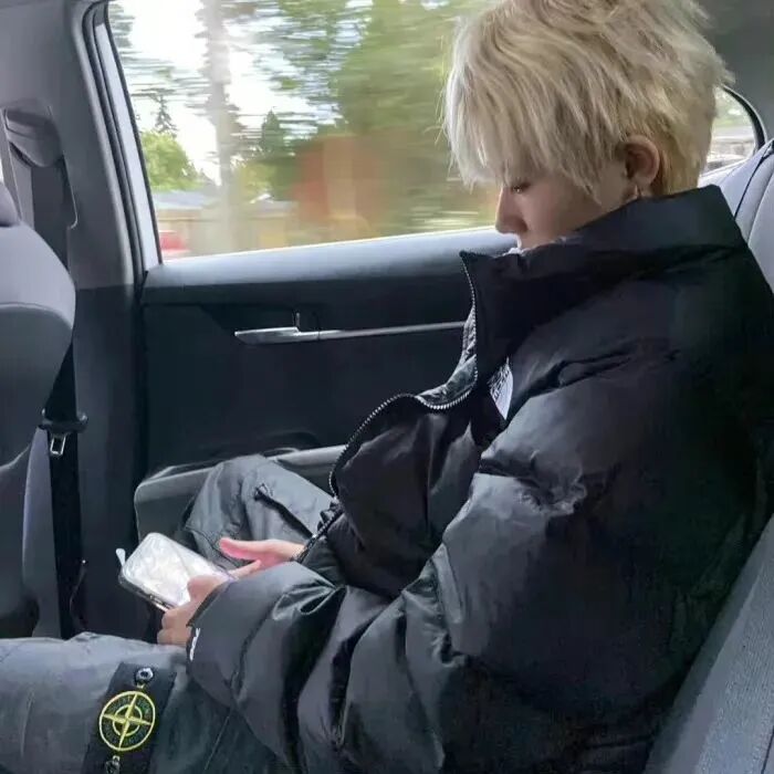 车内个性侧脸男生头像