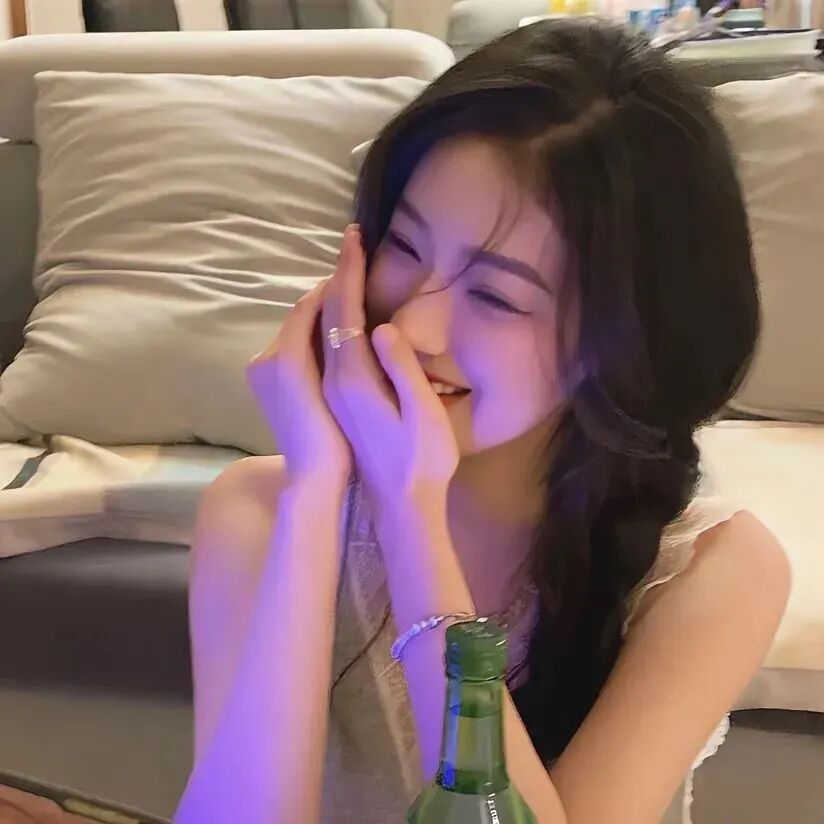甜妹爱笑女生头像