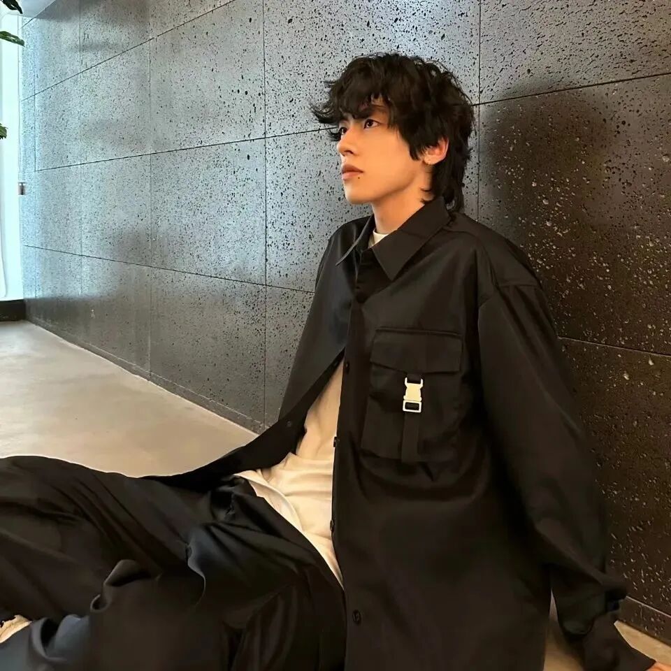 侧脸个性男生头像