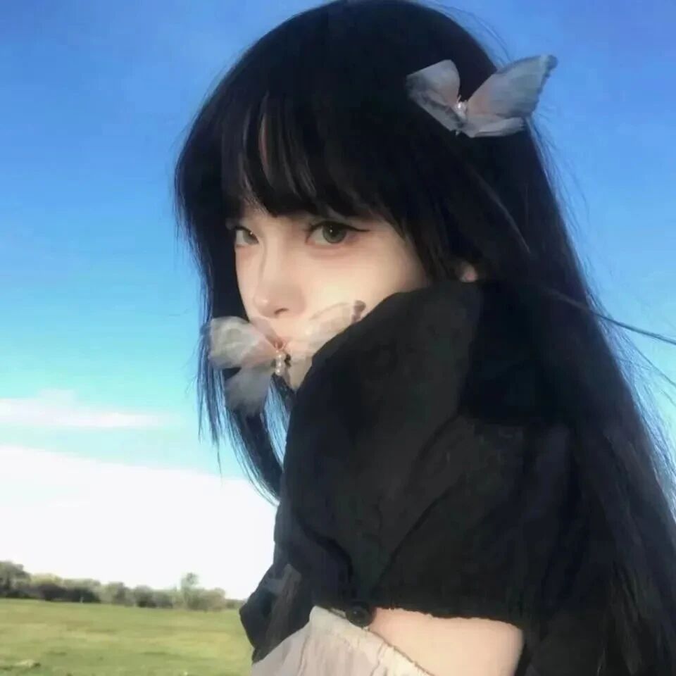 蝴蝶温柔女生头像