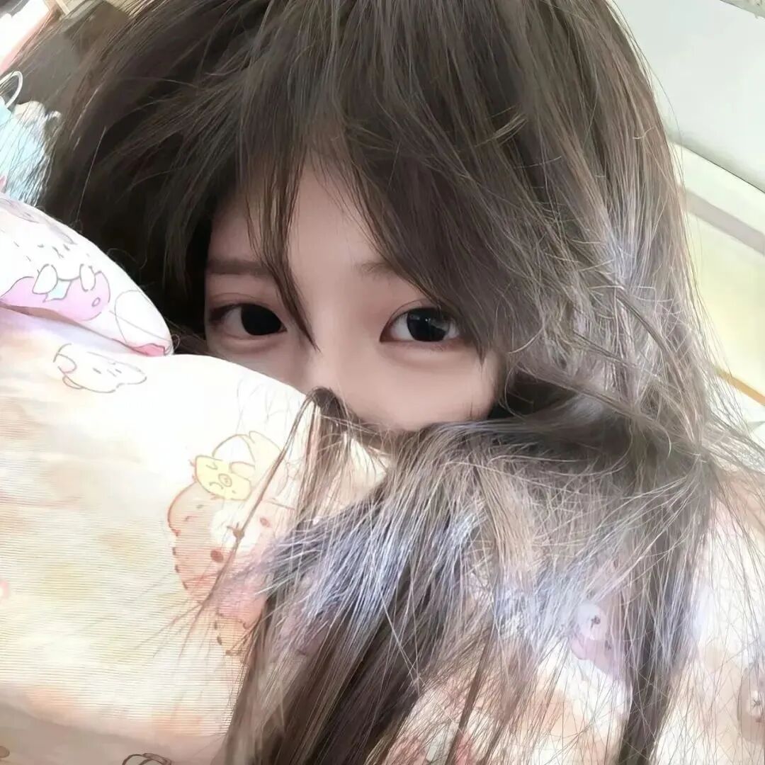 dkgnzhuozibgyezhouyu单人真人情侣头像