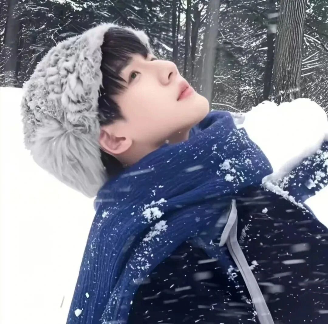 xuepiaolmianyinfaxiao冬天单人真人情侣头像
