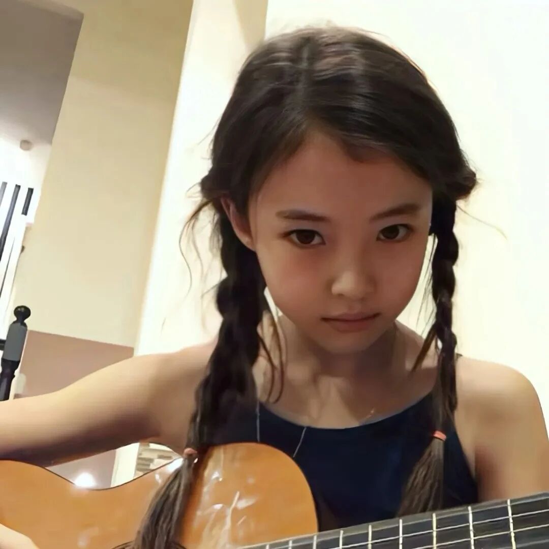 吉他小女孩萌娃头像