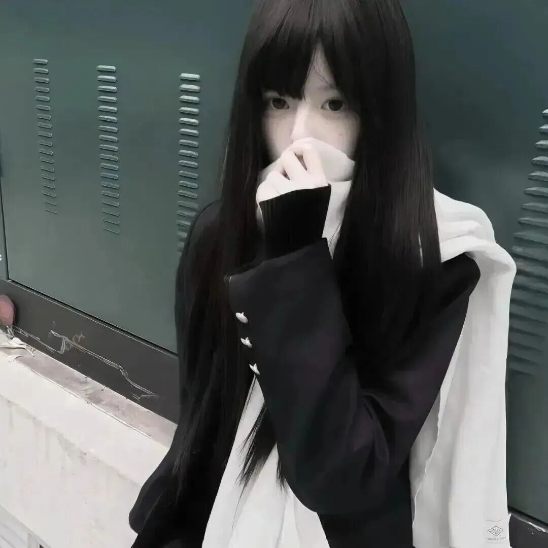 学院风清冷女生头像