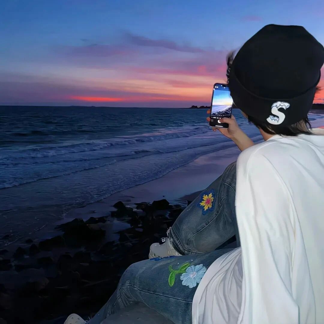 海边自由感不露脸男生头像