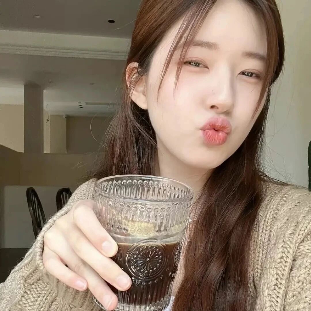 喝咖啡赵露思爱豆女生头像