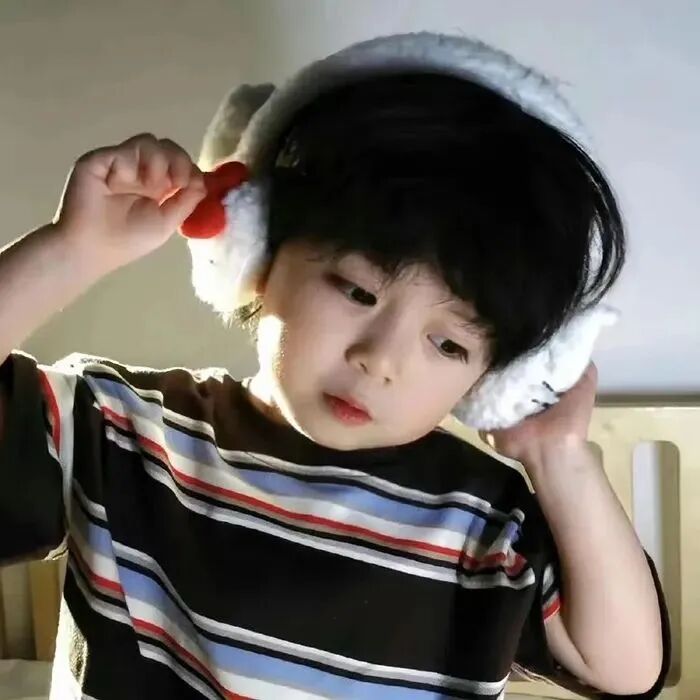 小男孩萌娃头像
