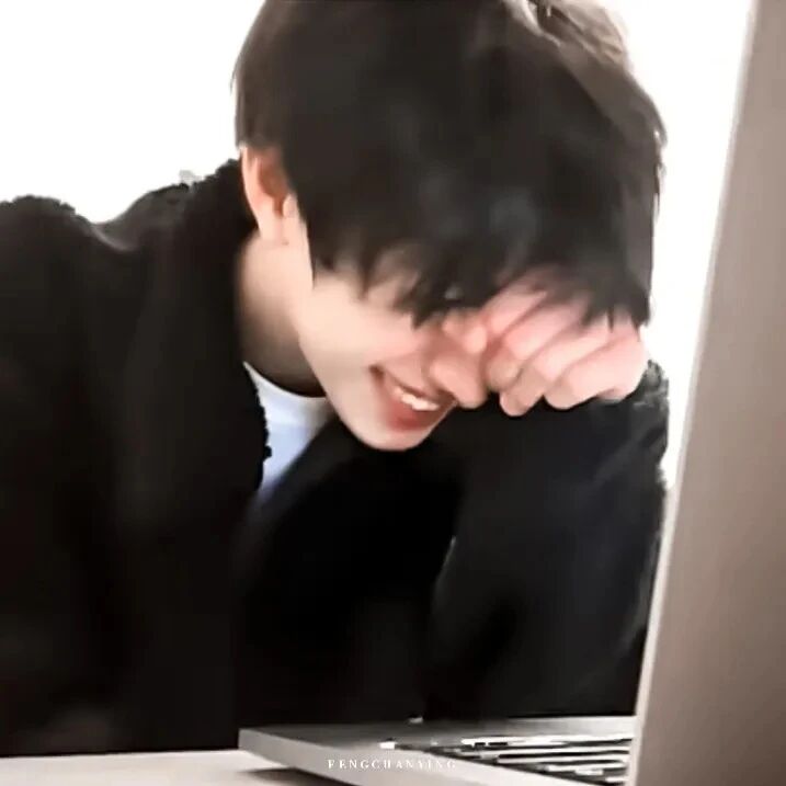 爱笑办公小众男生头像