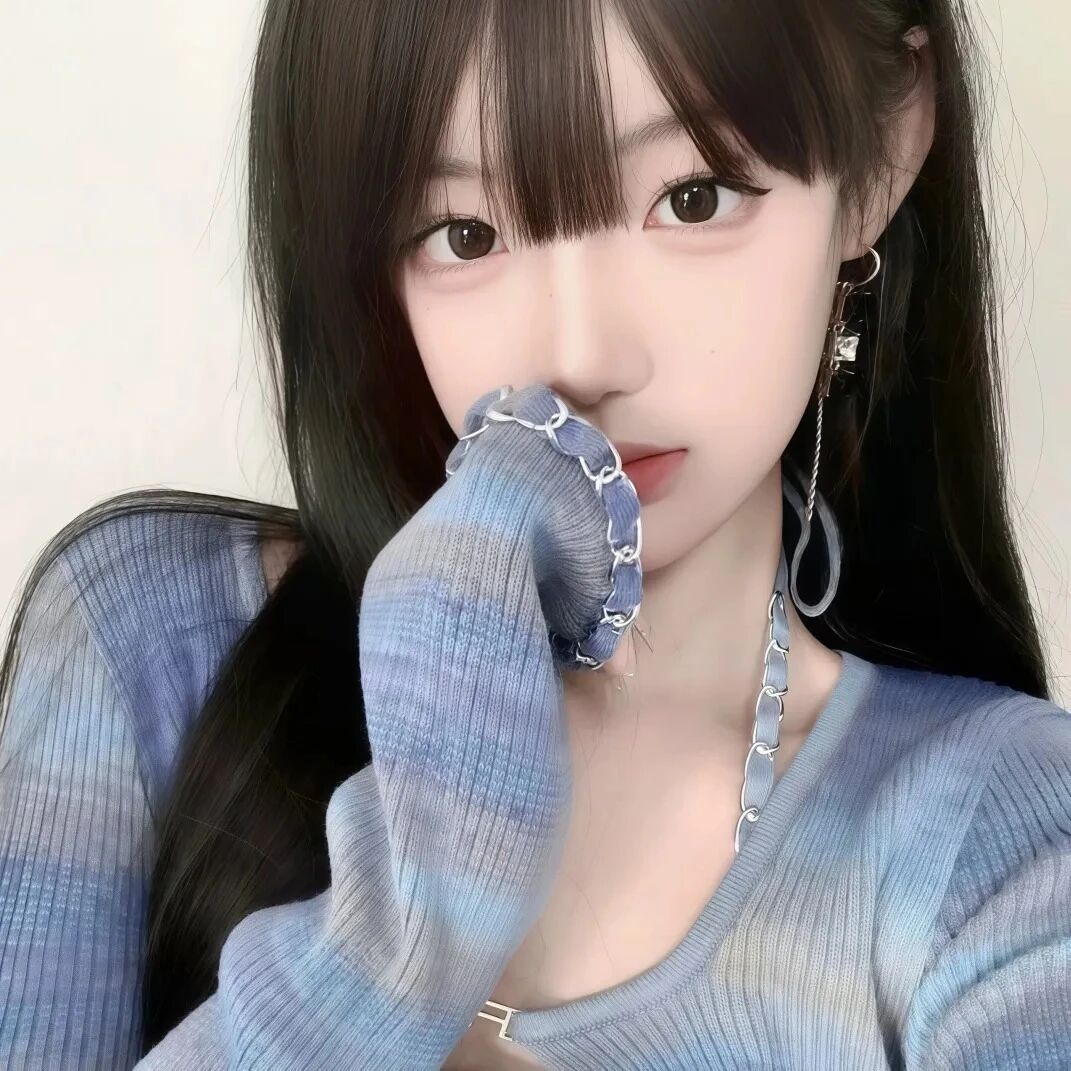 捂嘴温柔女生头像