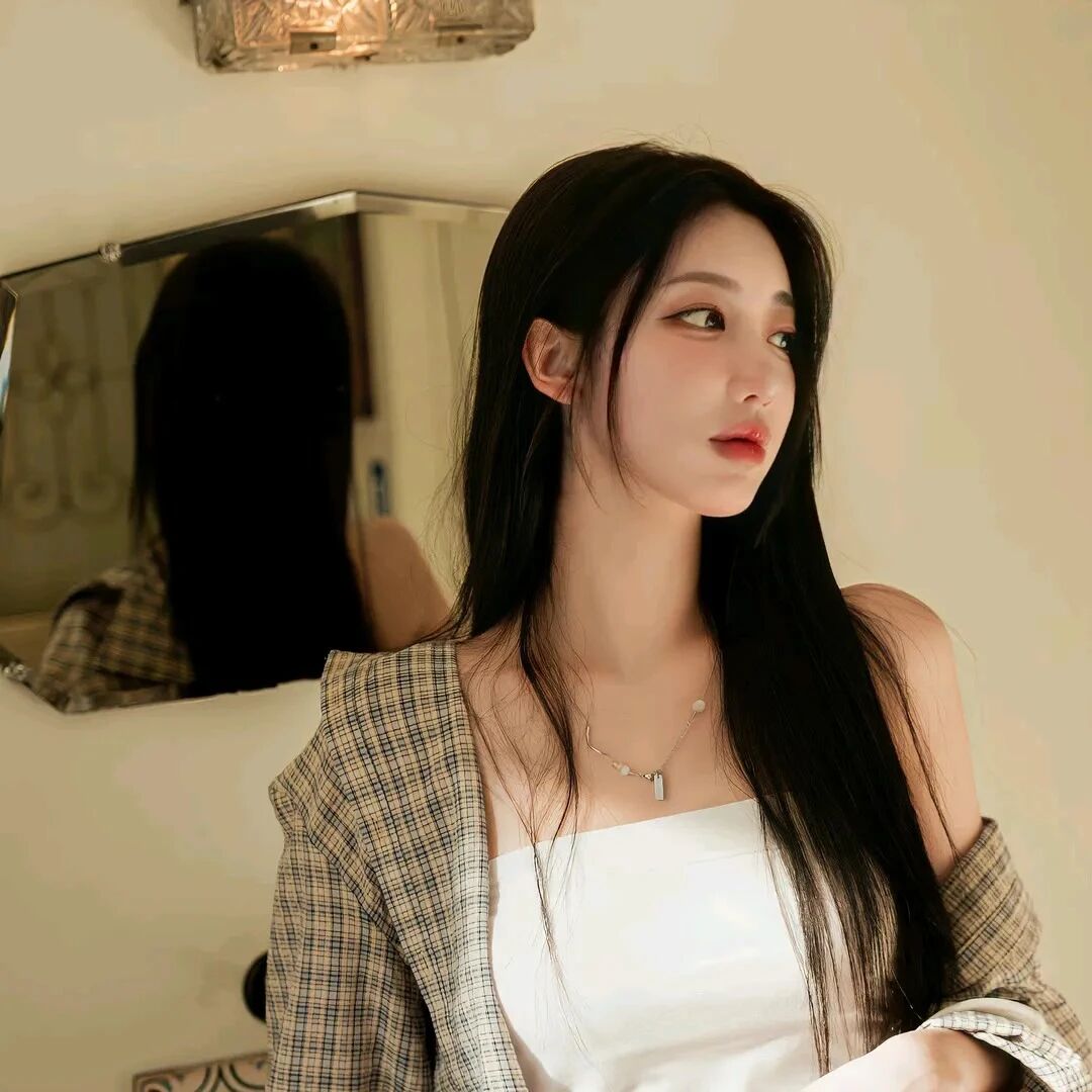 温柔侧脸女生头像